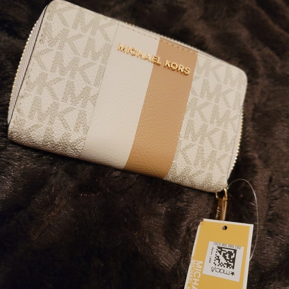 Micheal kors wallet